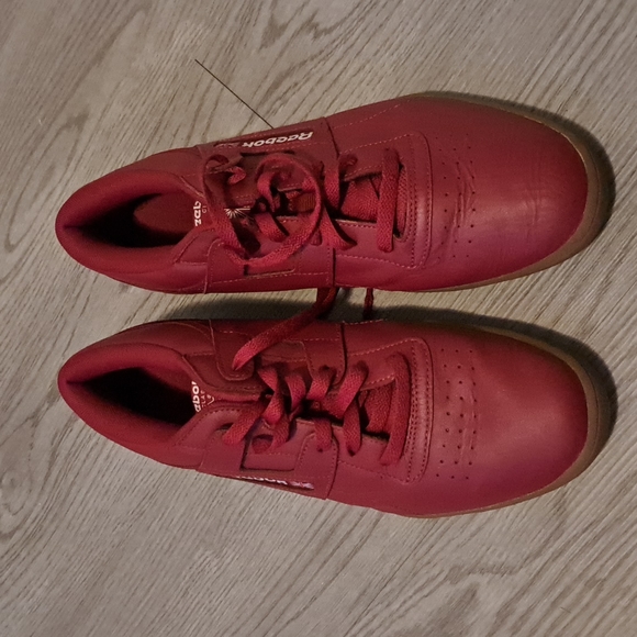 Reebok low tops - Picture 2 of 8